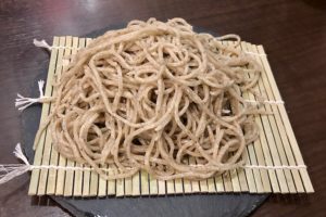 香りを楽しめる「粗挽き」蕎麦
