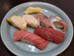 天然魚にこだわる寿司（盛り込み例）