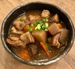 定番の「モツ煮込み」