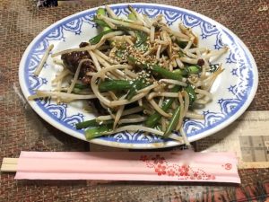 「名物 レバニラ炒め」(写真は小)