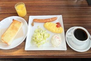 盛り沢山の「円山の朝食セット」