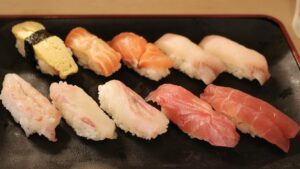 サービス?1貫付きの「にぎりずし」10貫