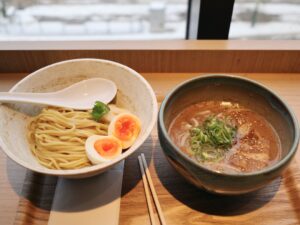 看板メニューの「特製札幌つけ麺」