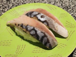 今が旬！の柑橘 “へべす” で〆る鯖