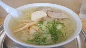典型的な「塩ラーメン」のイメージ