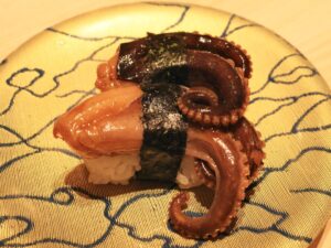 柔らかく煮た岩たこは “つまみ” にも