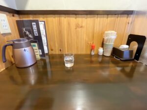 カウンターに着席