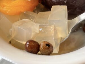 こだわりの「寒天」と「赤えんどう豆」