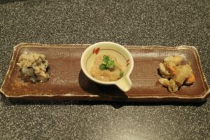 左から「そいのとも和え・いか塩辛・ほたてのヒモと卵」