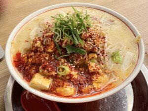 人気の「麻婆大豚白麺」