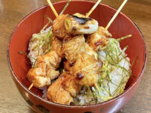 セットの「焼き鳥丼(小)」
