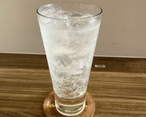 この店ならではの「カルダモンサワー」