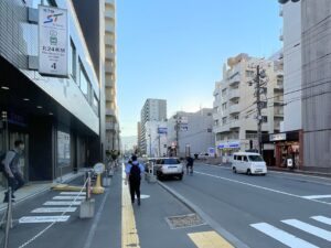 北24条駅4番出口、道を挟んだ目の前